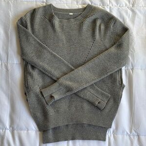 Lululemon Gray Sweater in great condition so cute and perfect for colder nights